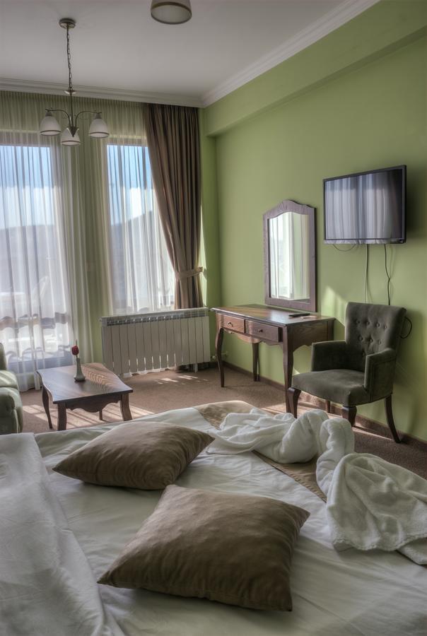Hotel Chateau Des Bergers Ταργκόβιστε Εξωτερικό φωτογραφία
