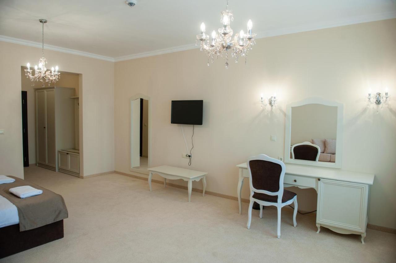 Hotel Chateau Des Bergers Ταργκόβιστε Εξωτερικό φωτογραφία